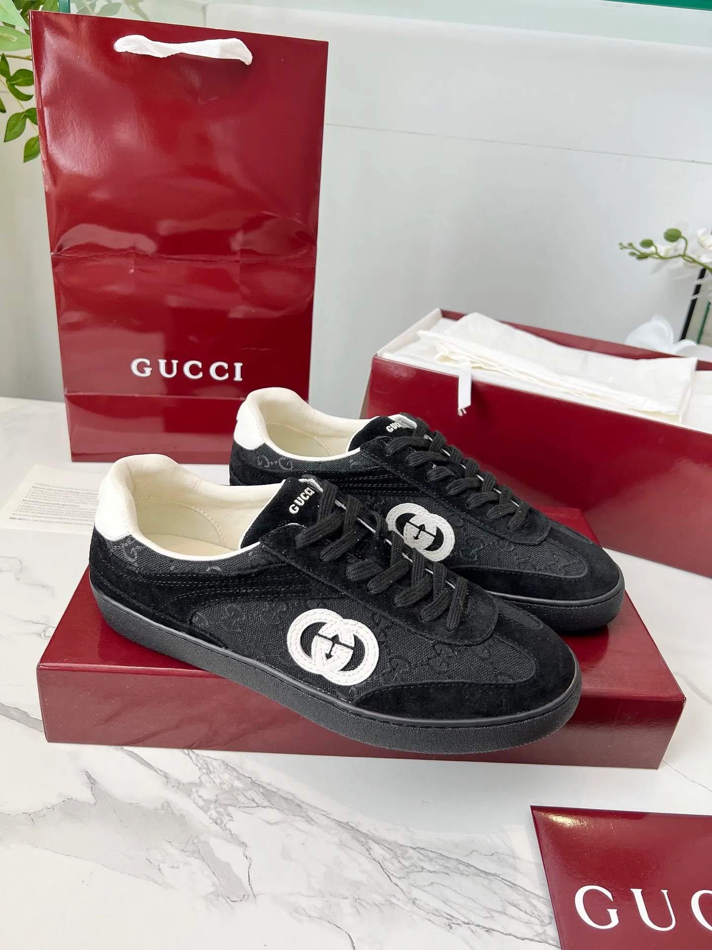 👟👟Ex-factory price 520👟👟 High version GUCCI's latest moral training shoes🔥🔥Double G leather with three-dimensional Gucci letters. The 3D effect creates a free flowing texture of the entire shoe, smooth line design. Light, comfortable and breathable, women's size 35-40, men's size 39-45
